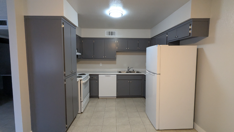 Fresno Apartment: 815 N Peach Ave