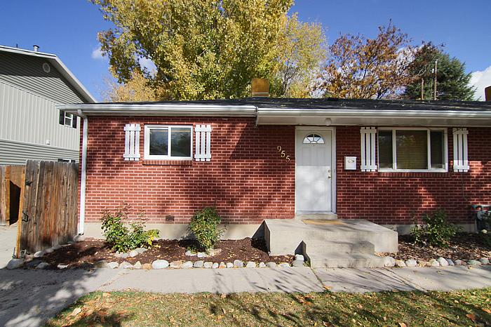 Millcreak House: 955 Hillview Dr