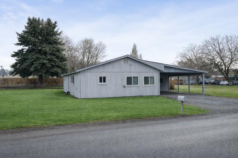 Quincy House: 16031 Road 10.7 NW