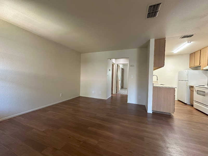 Carmichael Apartment: 5421 El Camino Ave