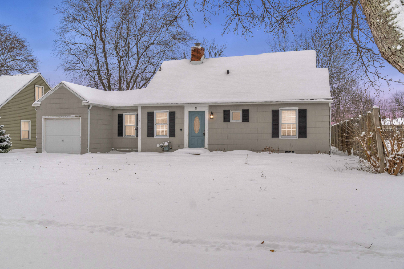 Tonawanda House: 41 Lynbrook Ave