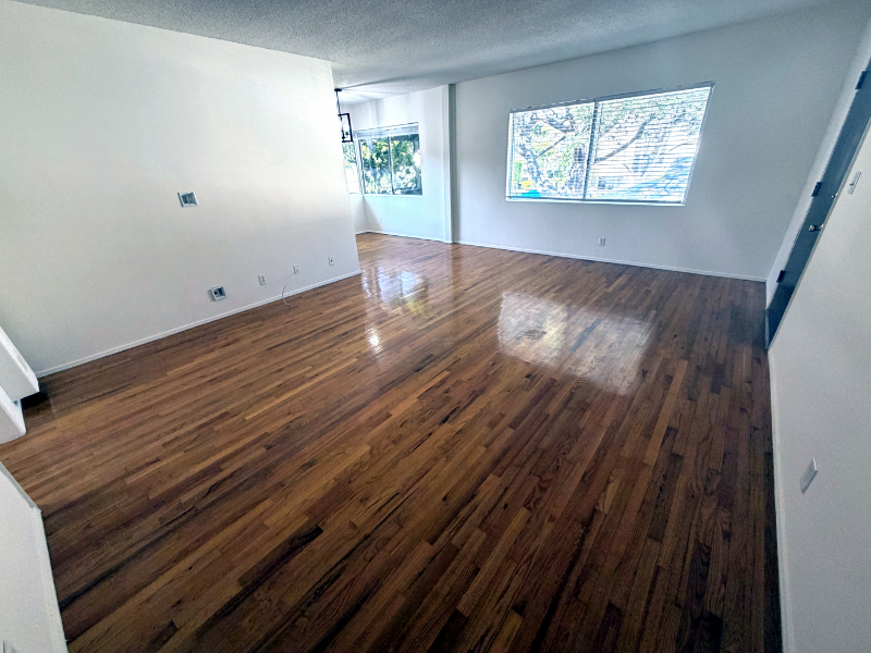 Santa Monica Apartment: 807 3rd St