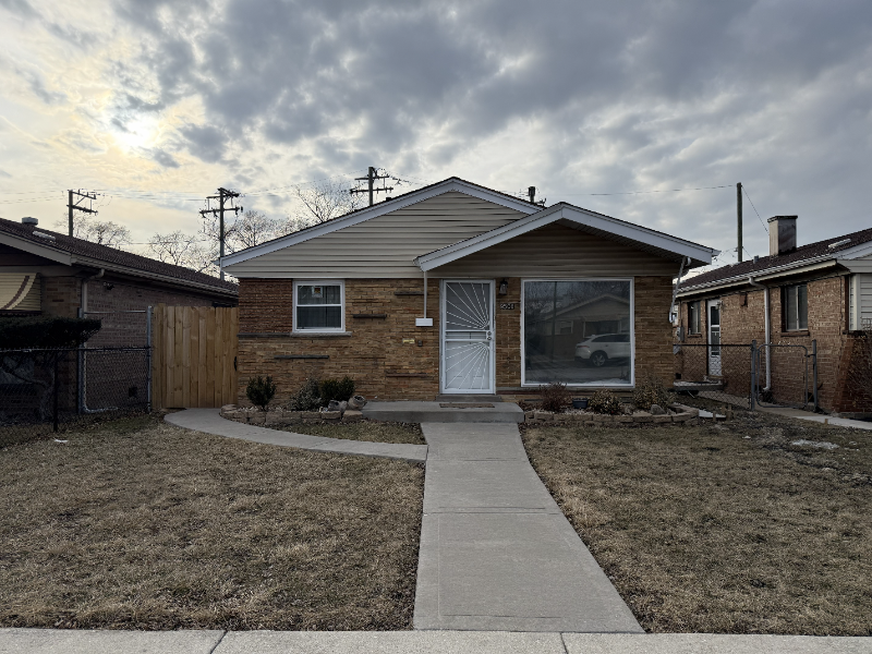 Chicago House: 9508 S Green St