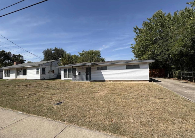 Irving House: 2112 kevin ct