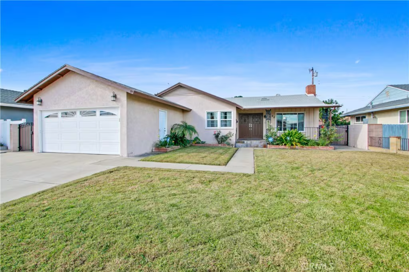 Buena Park House: 8725 San Antonio Dr