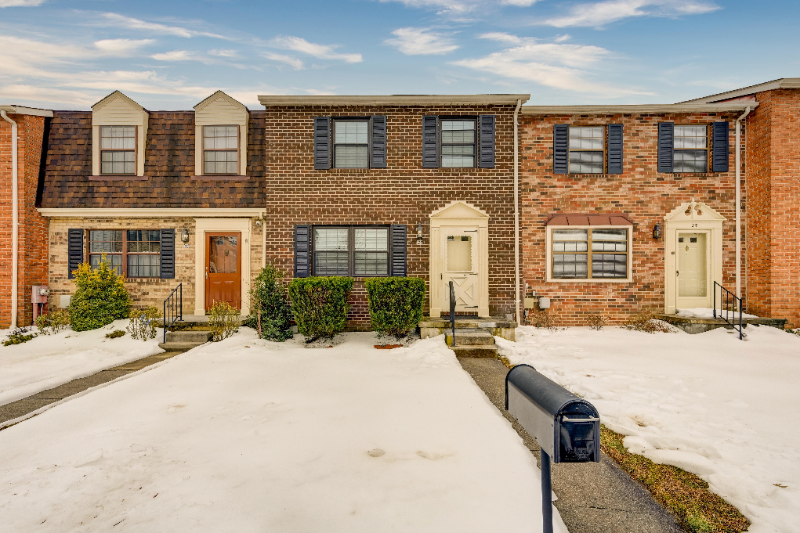 Catonsville Townhome: 23 Brucester Bridge Ct