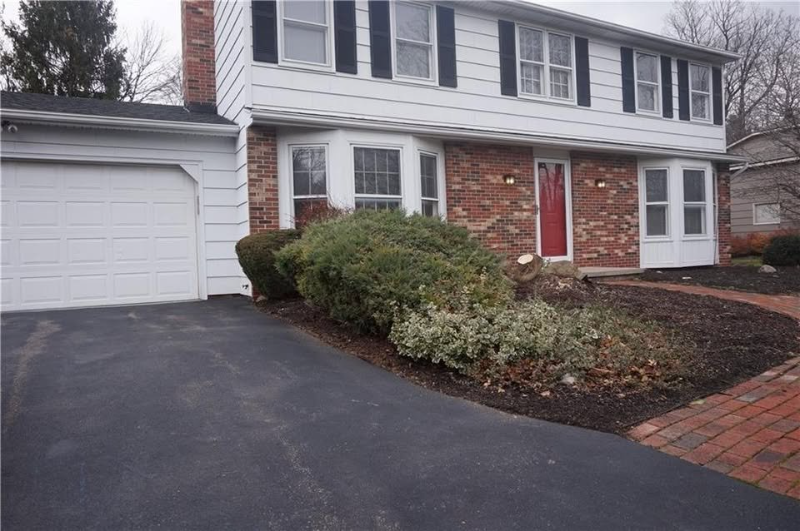 Fairport House: 6 foxpointe circle