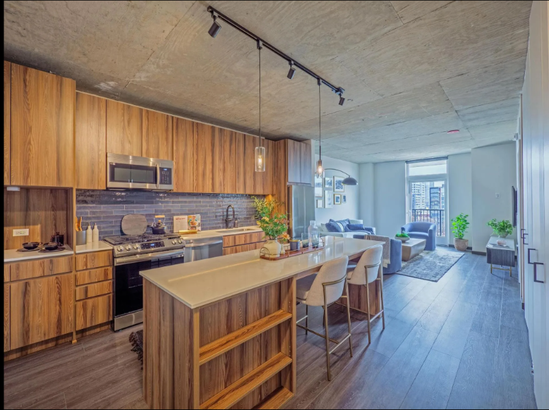 Chicago Condo: 152 N Ashland Ave
