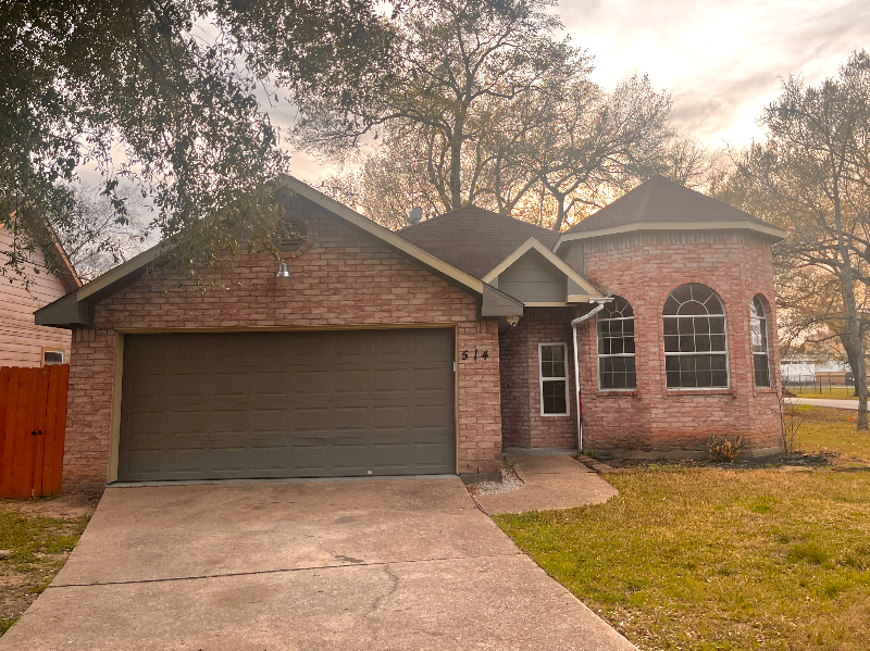 Conroe House: 514 N 5th St