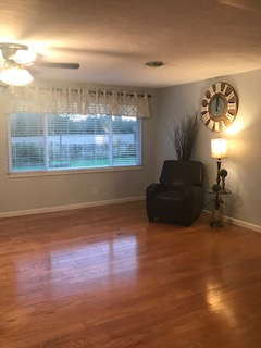 Fairborn House: 8117 Philadelphia Dr