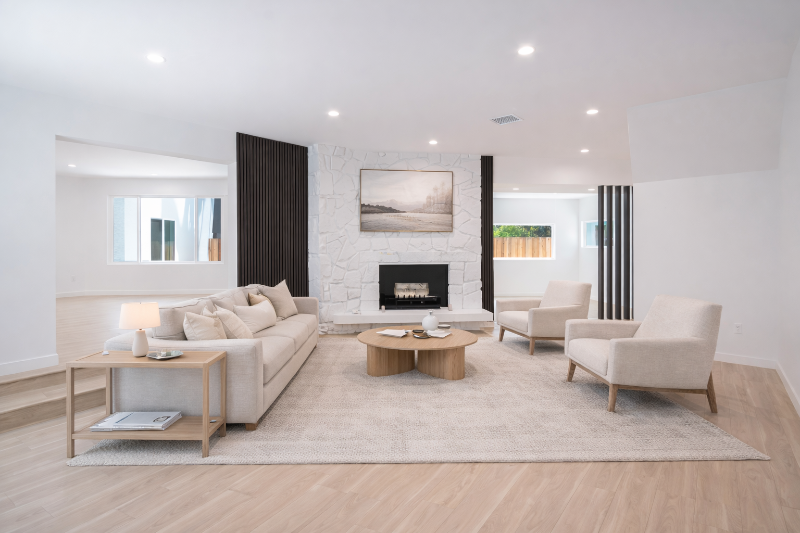 Los Angeles Apartment: 1346 N Stanley Ave