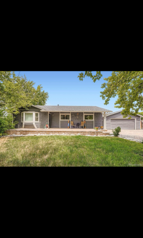 Aurora House: 1977 Altura Blvd