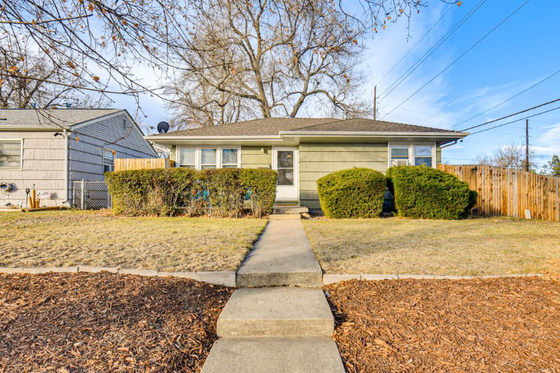 Aurora House: 1397 Dallas St