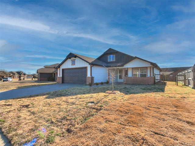 Owasso House: 15112 E 109th St N