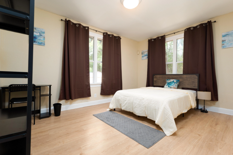 Jacksonville House: 105 West 36th Street