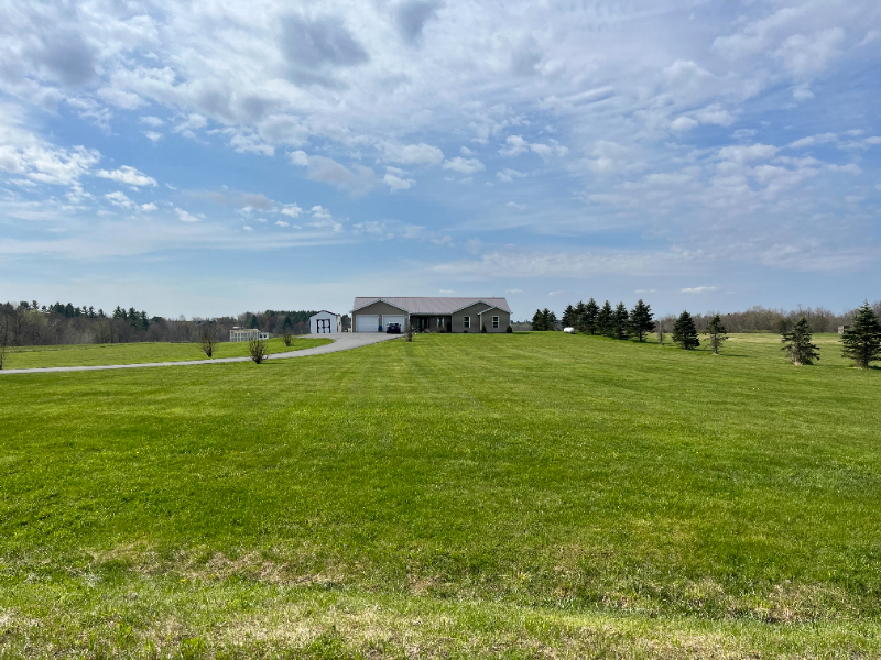 Carthage House: 40020 Selos Rd