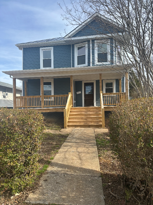 Lynchburg House: 1304 Floyd St