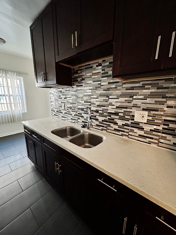 LOS ANGELES Apartment: 636 PLYMOUTH