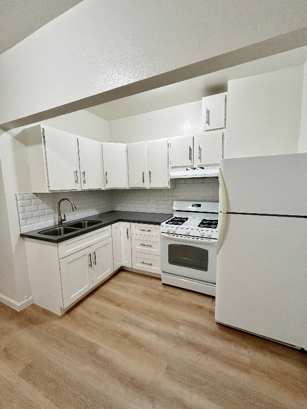 LOS ANGELES Apartment: 636 PLYMOUTH