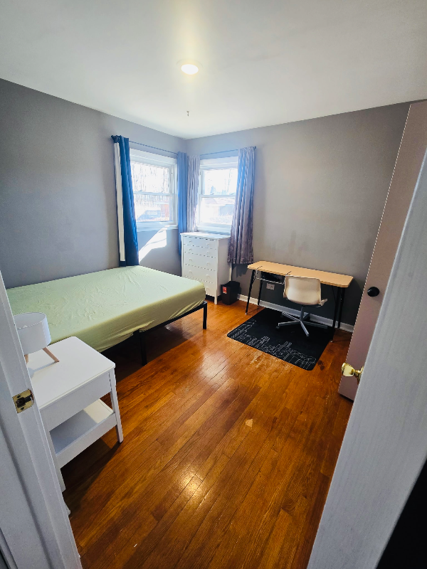 Niles House: 8409 West Roseview Drive