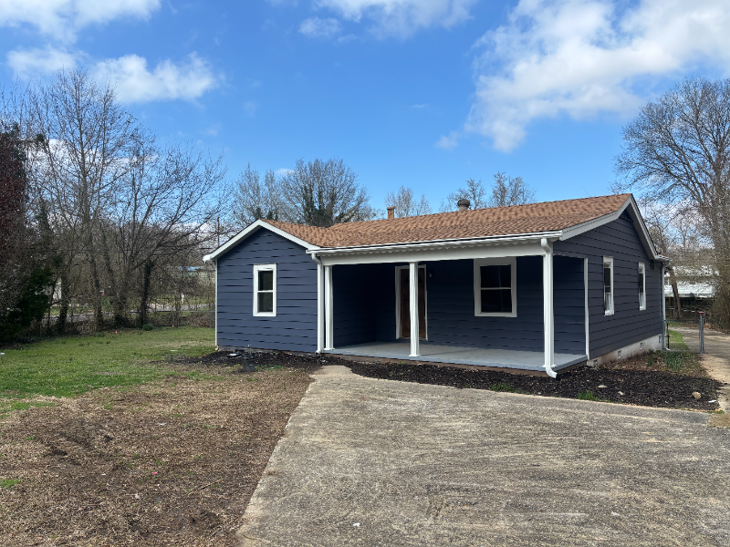 Hueytown House: 619 Pinewood ave