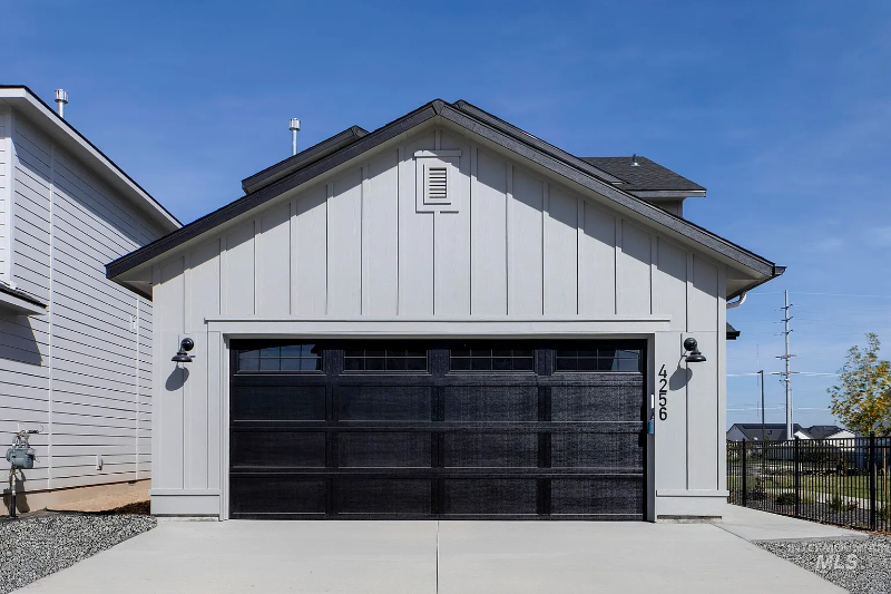 Meridian House: 4256 E Kalinga Street