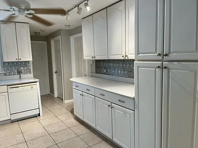 Lantana House: 1039 Miner Rd