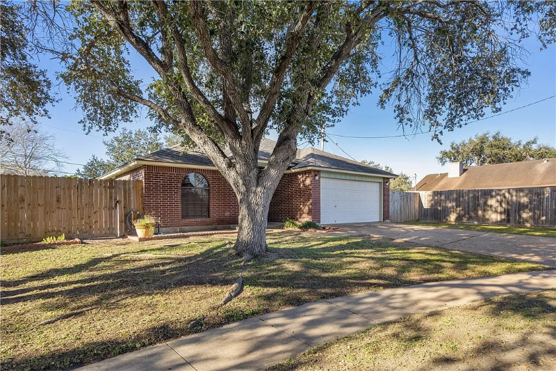 Corpus Christi House: 11815 Elmont Ave