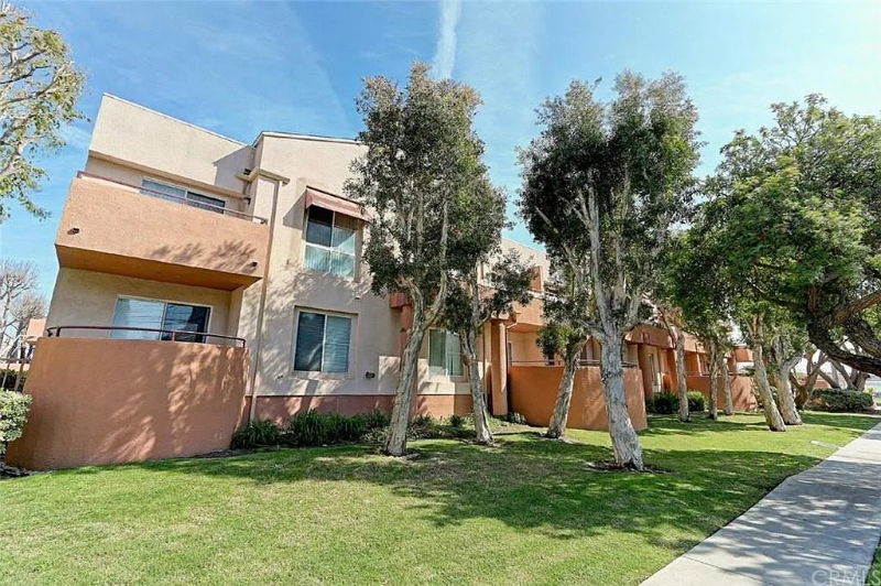 Torrance Condo: 16700 Yukon Ave