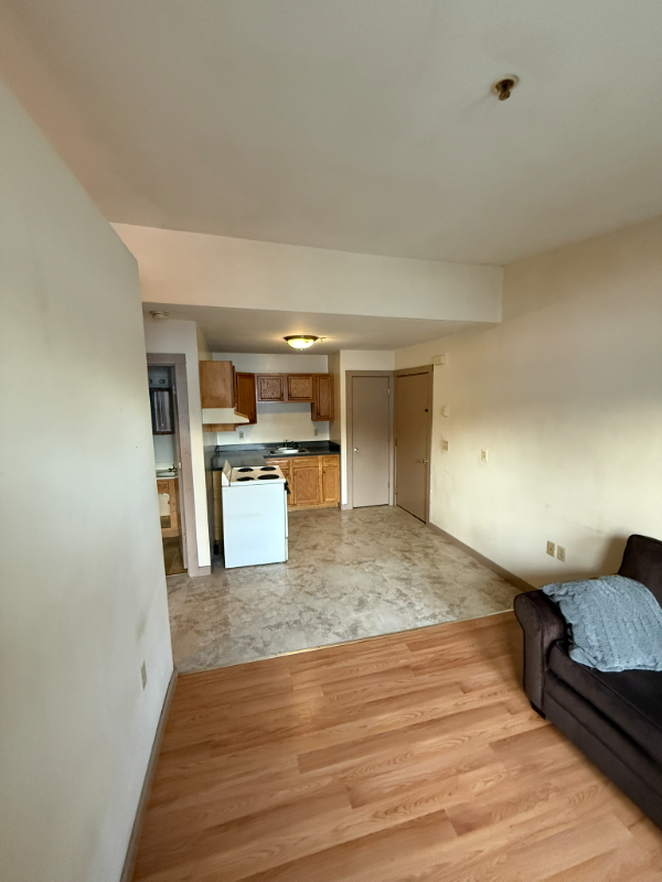 Winsted Apartment: 279 North Main St.