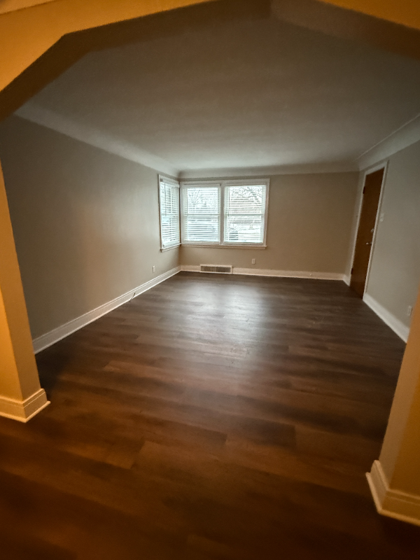 Buffalo Apartment: 369 Potters Road