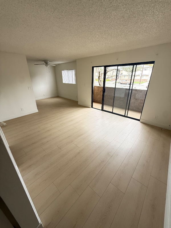 Sherman Oaks Apartment: 15020 Burbank Blvd