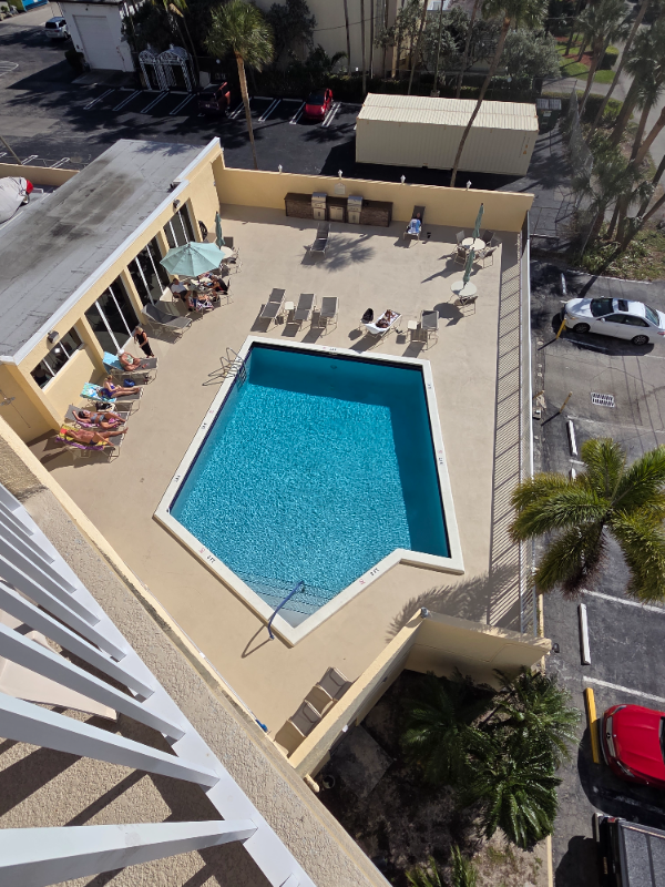 Pompano Beach Condo: 1200 Hibiscus Ave