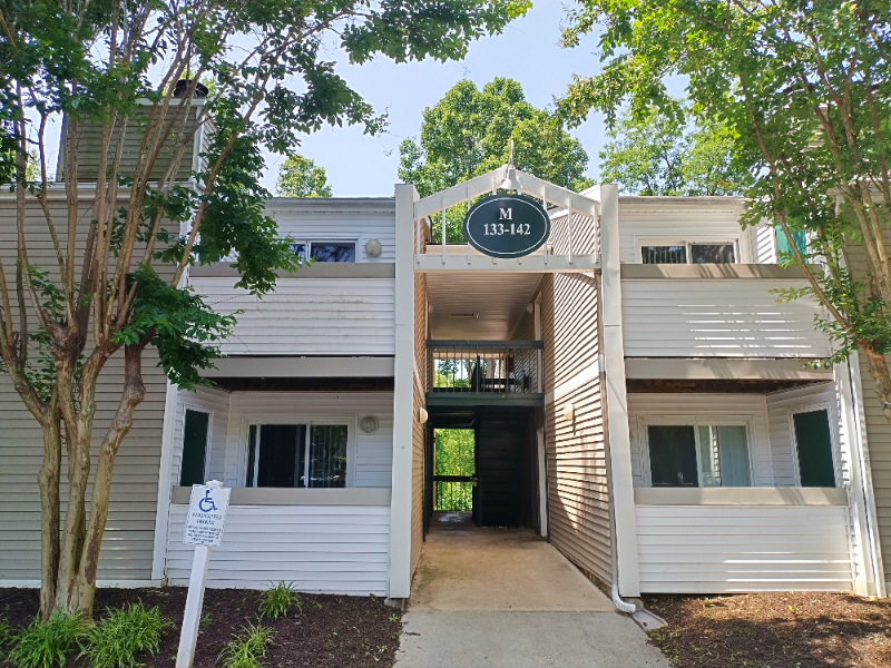 Lynchburg Apartment: 600 Reusens Road