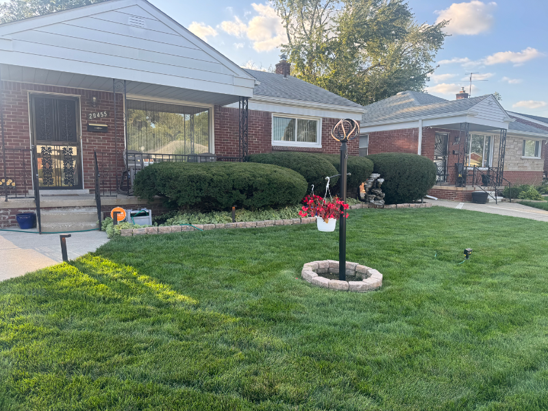 Detroit House: 20455 Strathmoor St