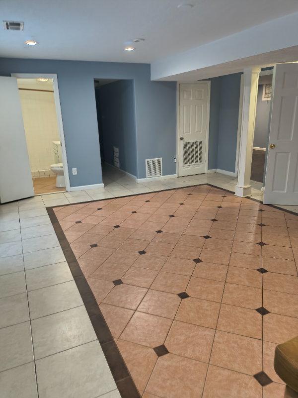 HYATTSVILLE Multiplex: 8308 20th Avenue