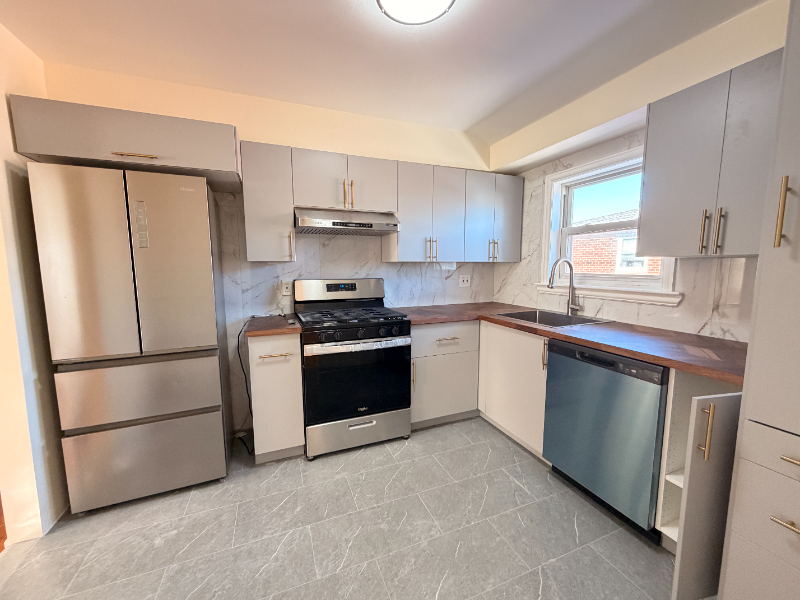 Bronx Multiplex: 3189 Hatting ave