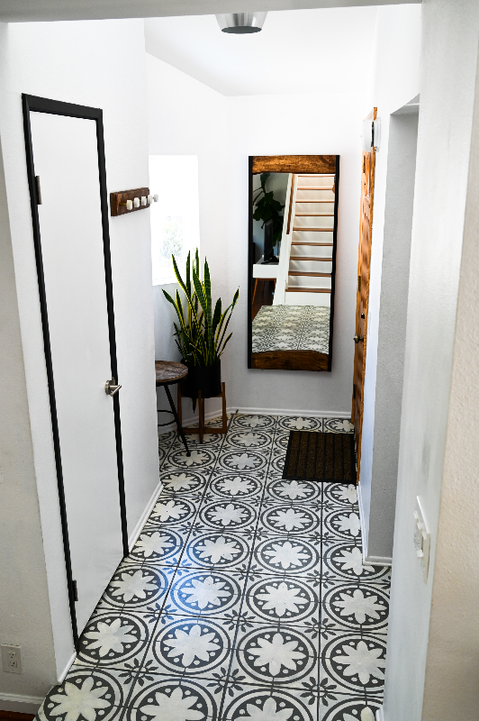 Tarzana Condo: 18411 Hatteras Street