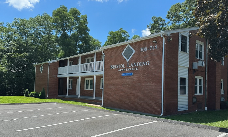 Bristol Apartment: 714 Middle Street