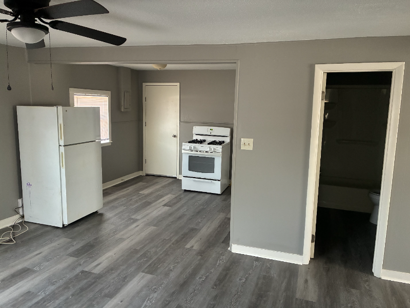 Kansas City House: 4441 NE Winn Rd