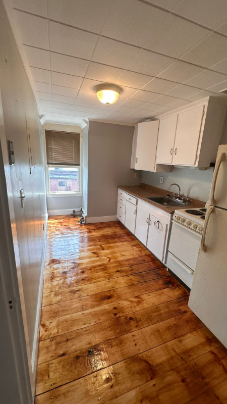 Claremont Apartment: 57 Broad st