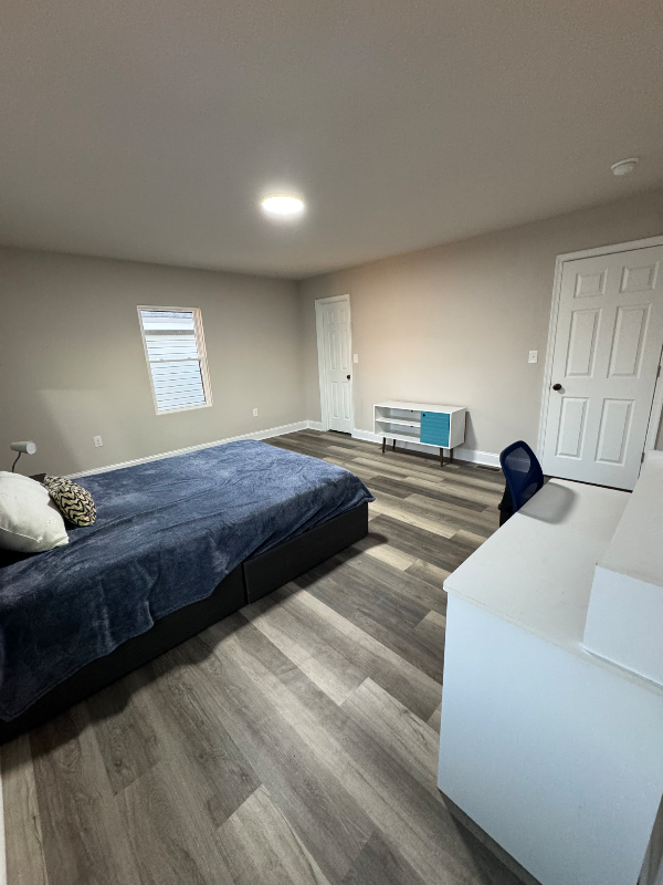 Petersburg House: 1348 Rome St