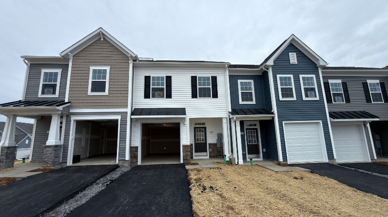 Martinsburg Townhome: 624 Tracy Way