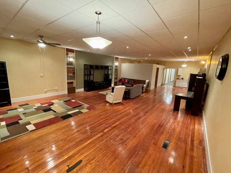 Otterbein Apartment: 108 s main st