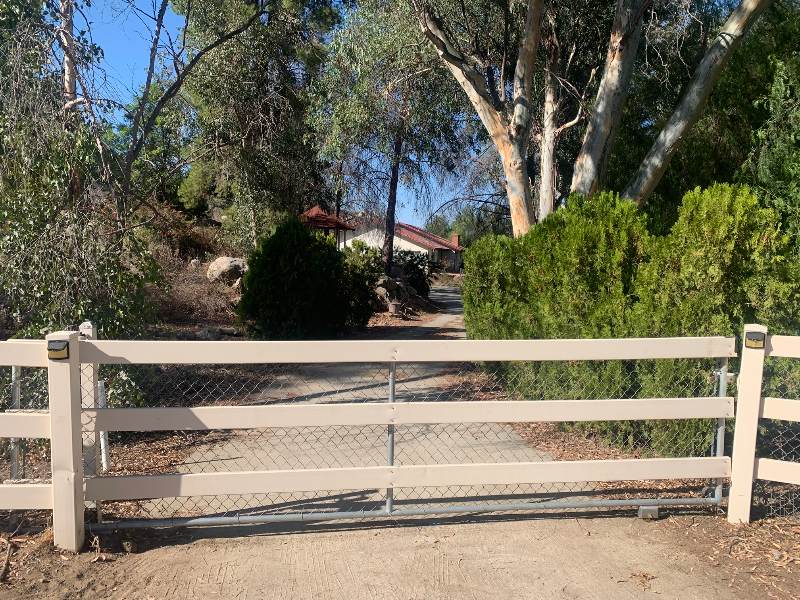 Perris House: 23692 Lemon Ave