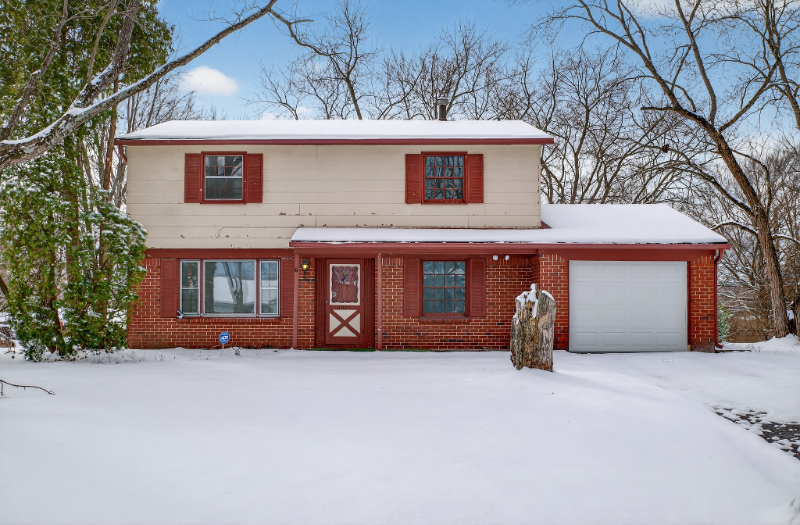 Indianapolis House: 2007 W 75th PL