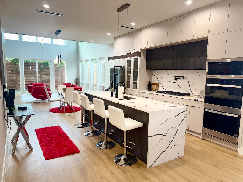 Dallas Townhome: 935 Muncie Ave