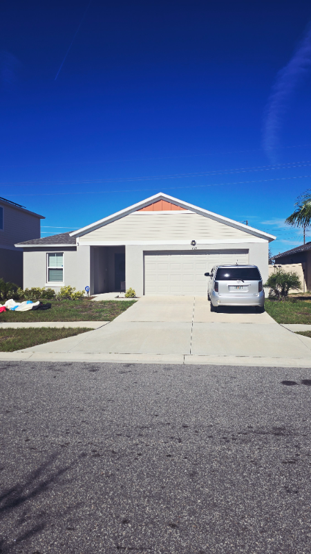 Haines City House: 825 Sand Sea Pl