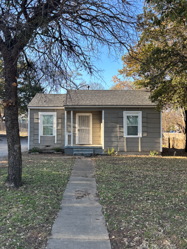 Dallas House: 2215 Mouser Lane