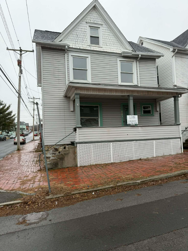 Altoona House: 101 2nd Ave